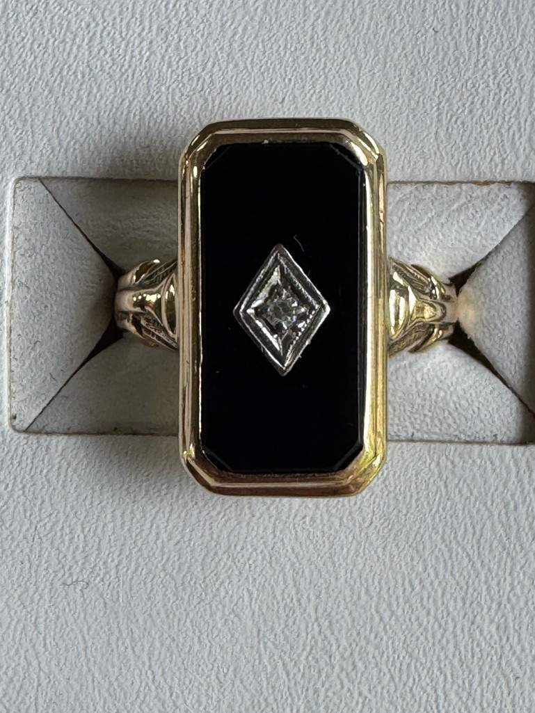 Art Deco 10k Gold Black Onyx And Diamond Ring